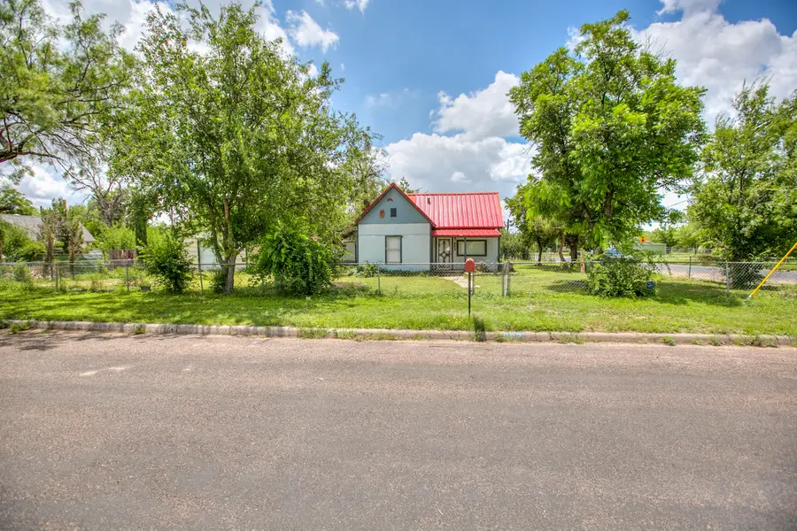 803 E 17th Street, San Angelo, TX 76903 - #3