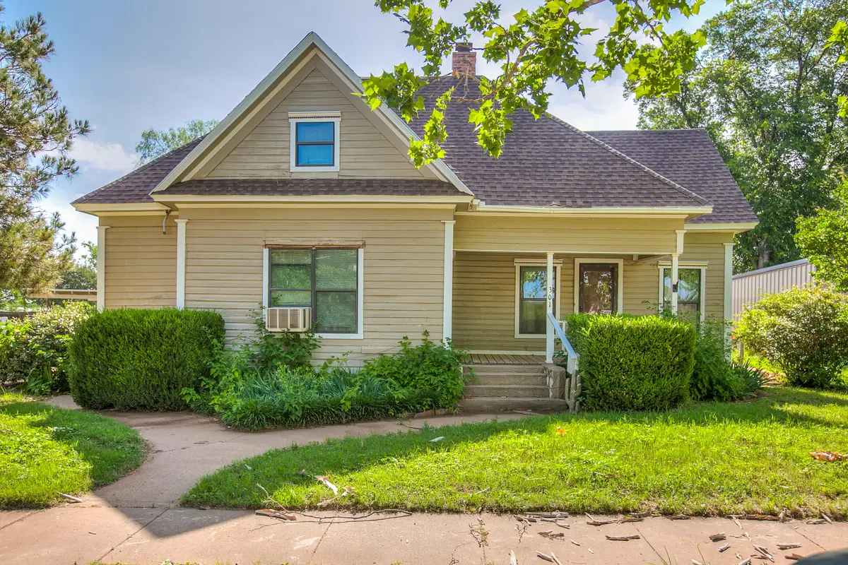 301 S Washington Street, Bronte, TX 76933 - #1