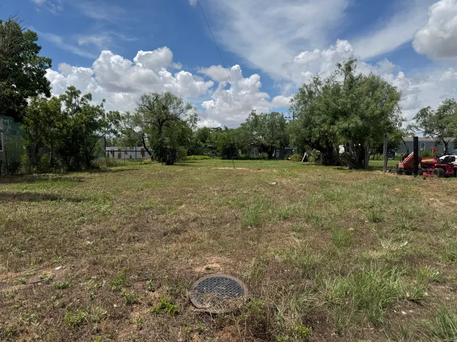 703 N 15th Street, Ballinger, TX 76821 - #3