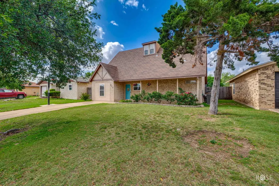 313 E 44th Street, San Angelo, TX 76903 - #2