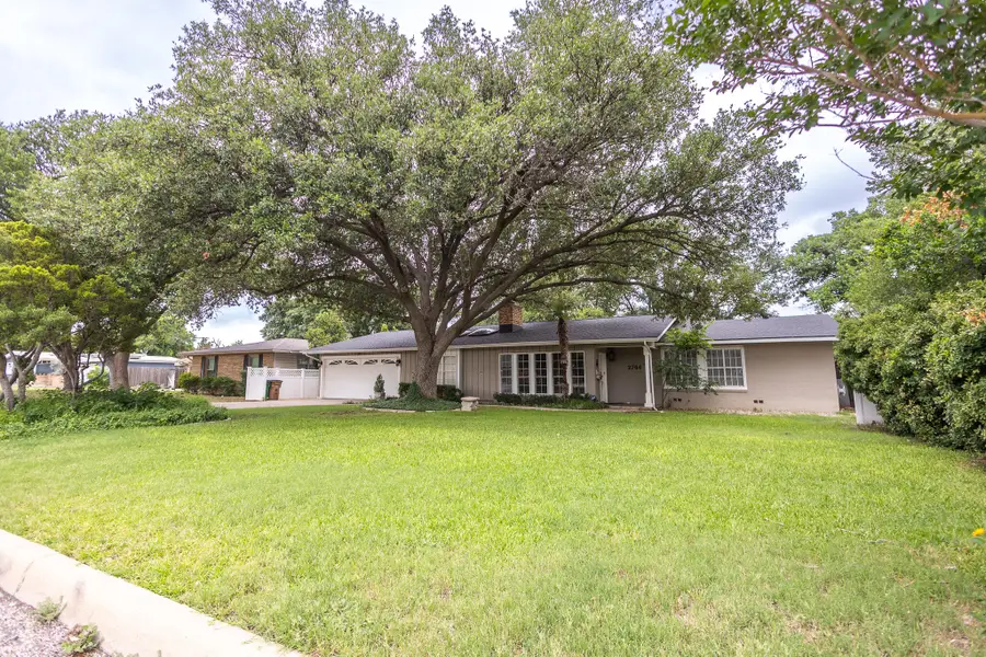 2704 W Twohig Avenue, San Angelo, TX 76901 - #2