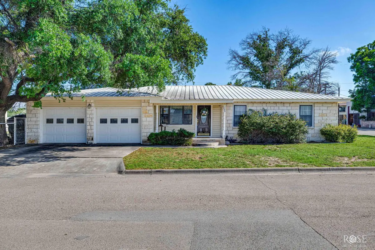 1009 E 8th Street, Big Lake, TX 76932 - #1