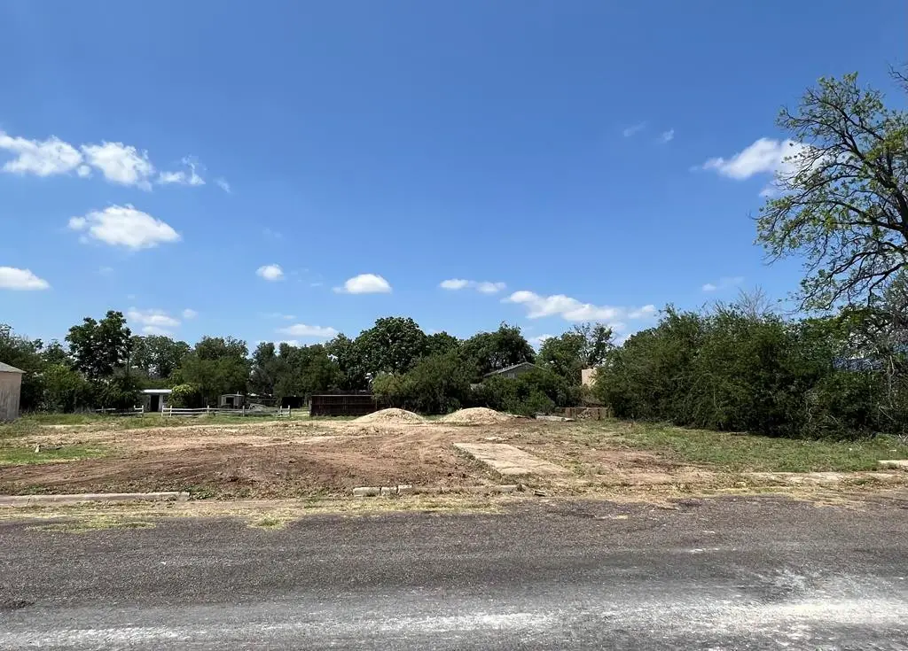 904 6th Street, Ozona, TX 76943 - #1