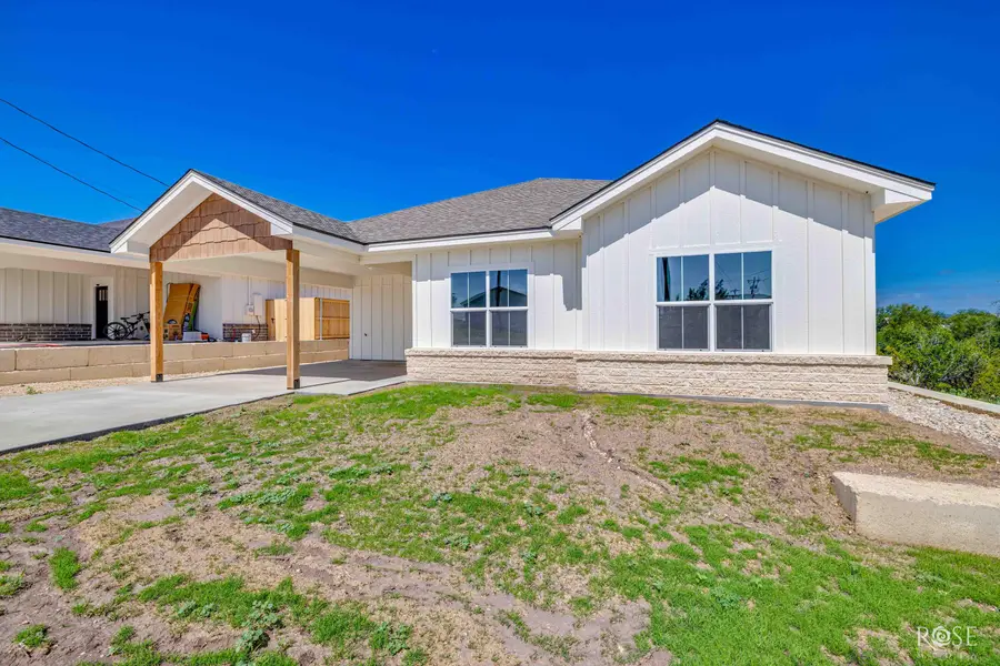 305 N First Street, Mertzon, TX 76941 - #2