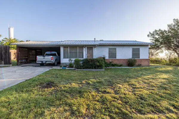 1208 Beall Street, Ozona, TX 76943