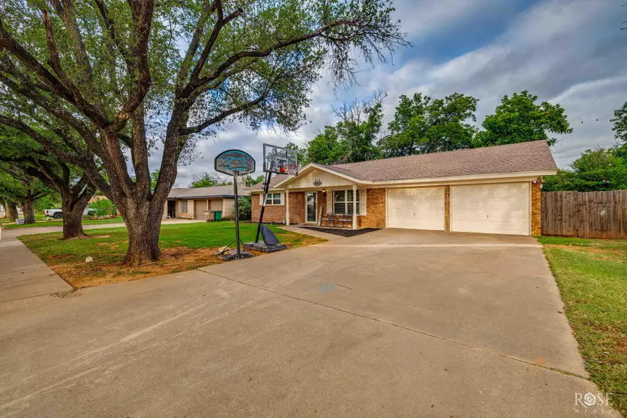 213 Twin Oaks Drive, San Angelo, TX 76901 - #2