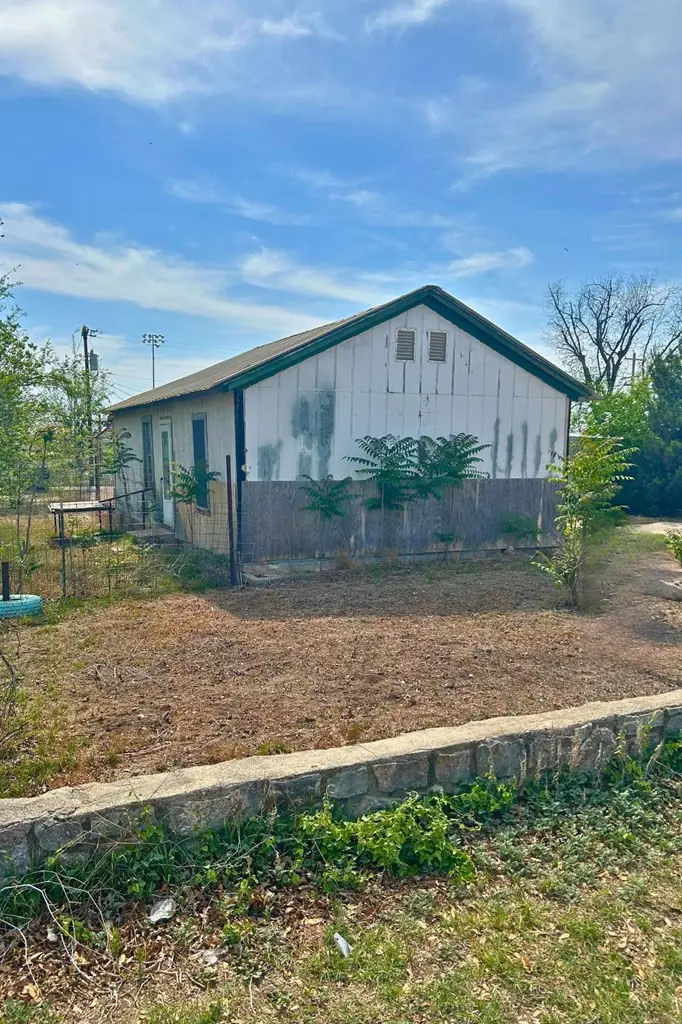 1606 Tayloe Avenue, Sonora, TX 76950 - #2