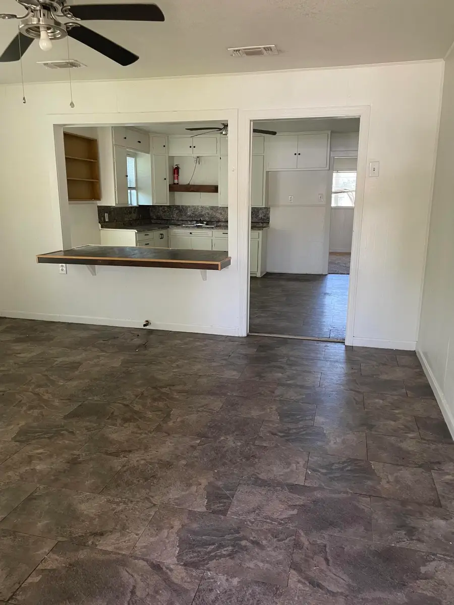 11 E 29th Street, San Angelo, TX 76903 - #2