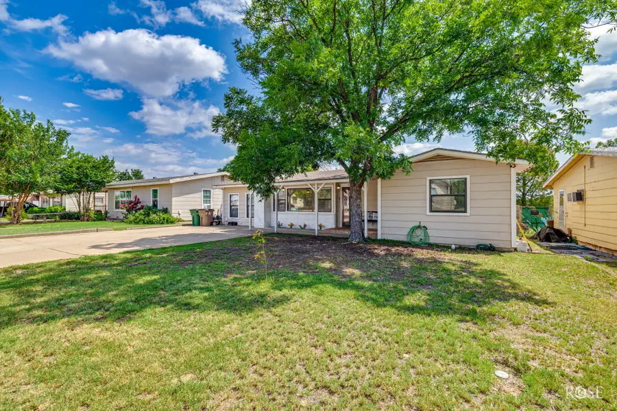906 N Adams Street, San Angelo, TX 76901 - #3