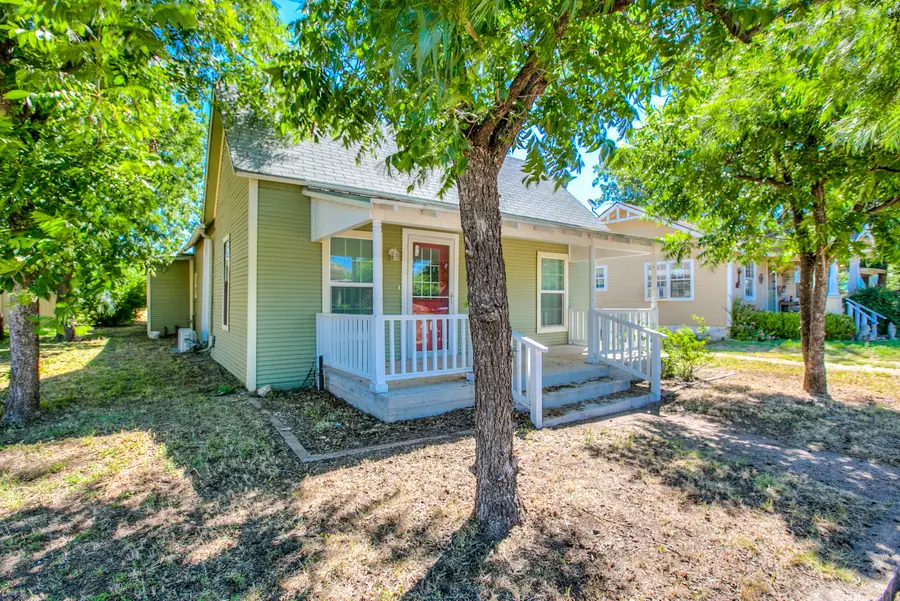 1210 N 8th Street, Ballinger, TX 76821 - #2