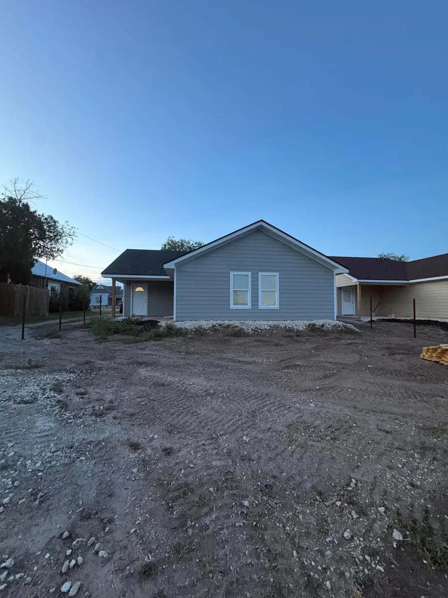 419 E Harris Avenue, San Angelo, TX 76903 - #2