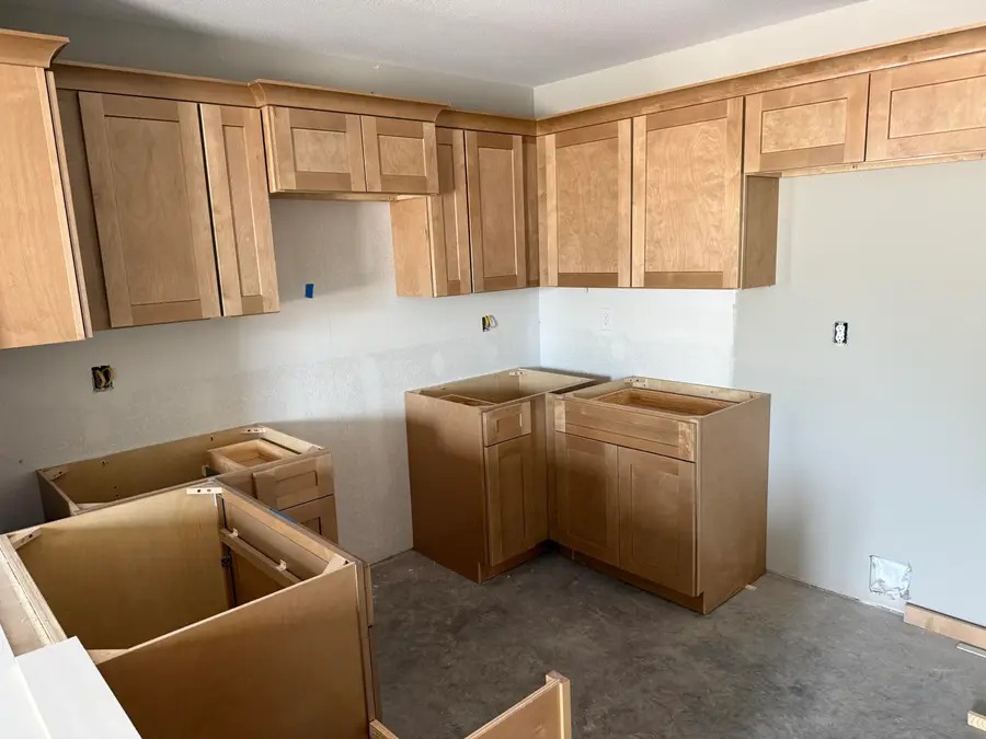 423 E Harris Avenue, San Angelo, TX 76903 - #2