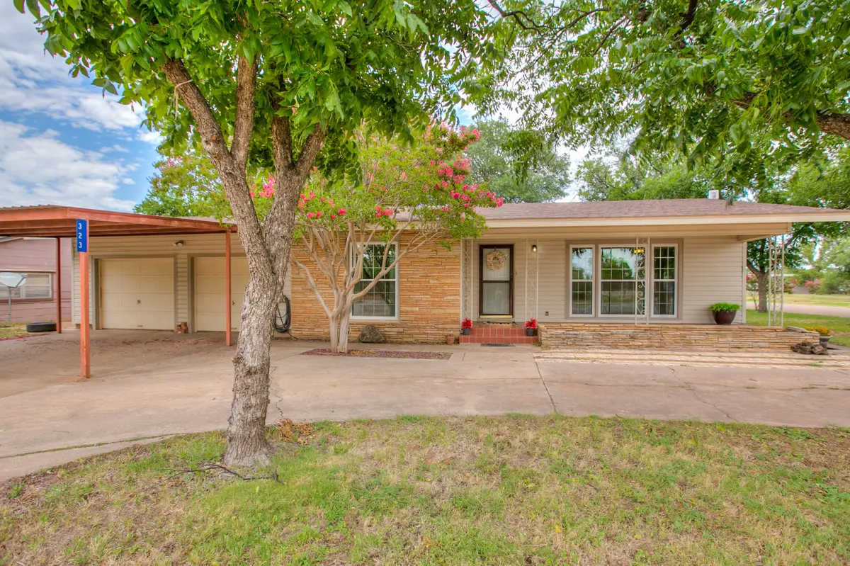 323 S State Street, Bronte, TX 76933 - #1