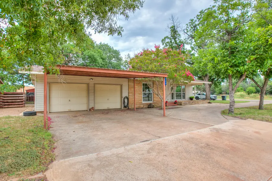 323 S State Street, Bronte, TX 76933 - #3