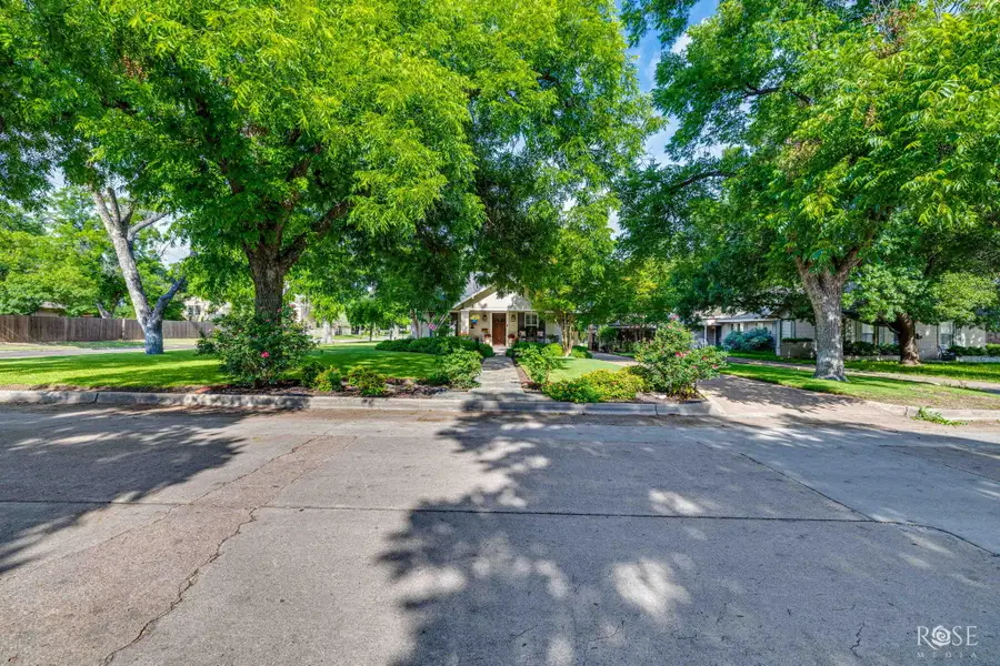 1327 Mackenzie Street, San Angelo, TX 76901 - #2