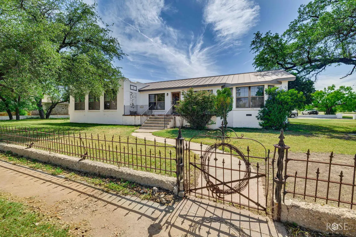 302 S Broadway Street, Mertzon, TX 76941 - #1