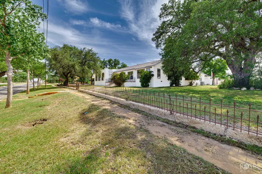 302 S Broadway Street, Mertzon, TX 76941 - #2