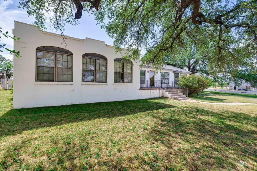 302 S Broadway Street, Mertzon, TX 76941 - #3