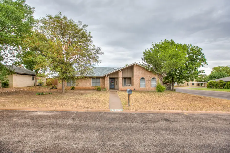 2802 Canyon Creek Drive, San Angelo, TX 76904 - #2