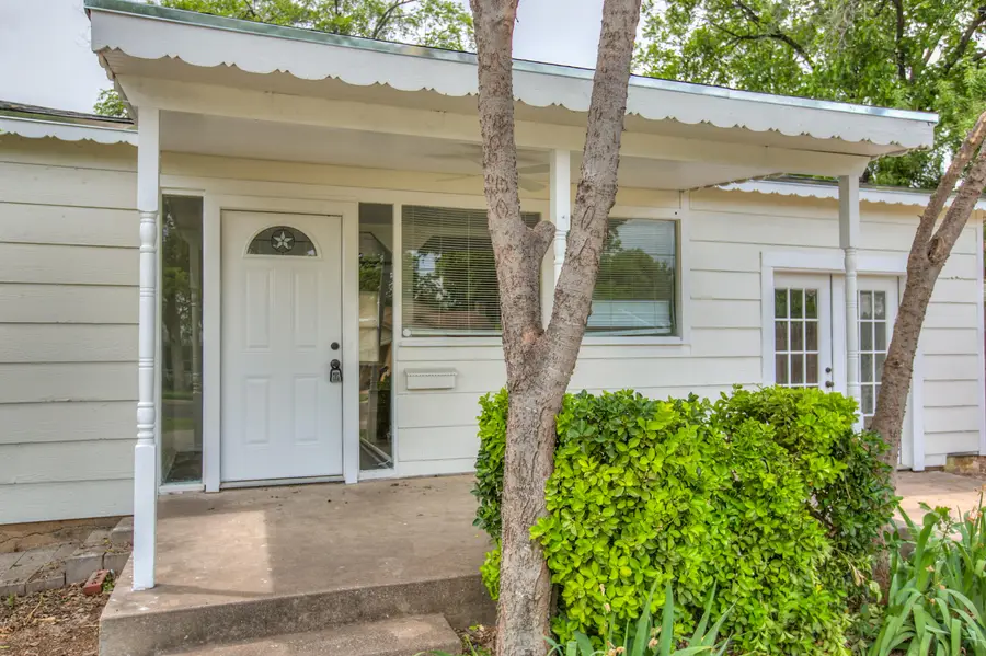 1921 W Avenue J, San Angelo, TX 76901 - #3