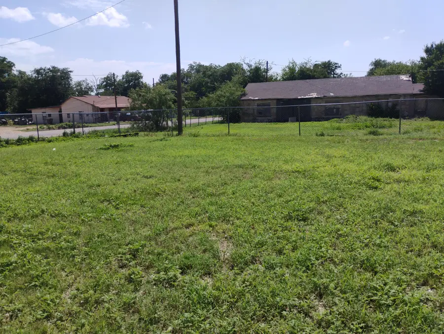 8 W W Avenue P, San Angelo, TX 76903 - #3
