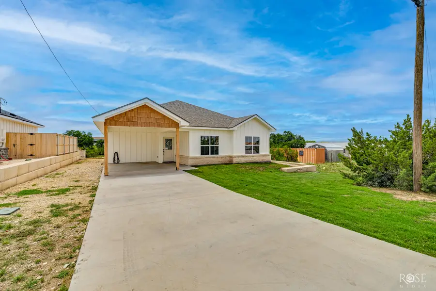 305 N First Street, Mertzon, TX 76941 - #3