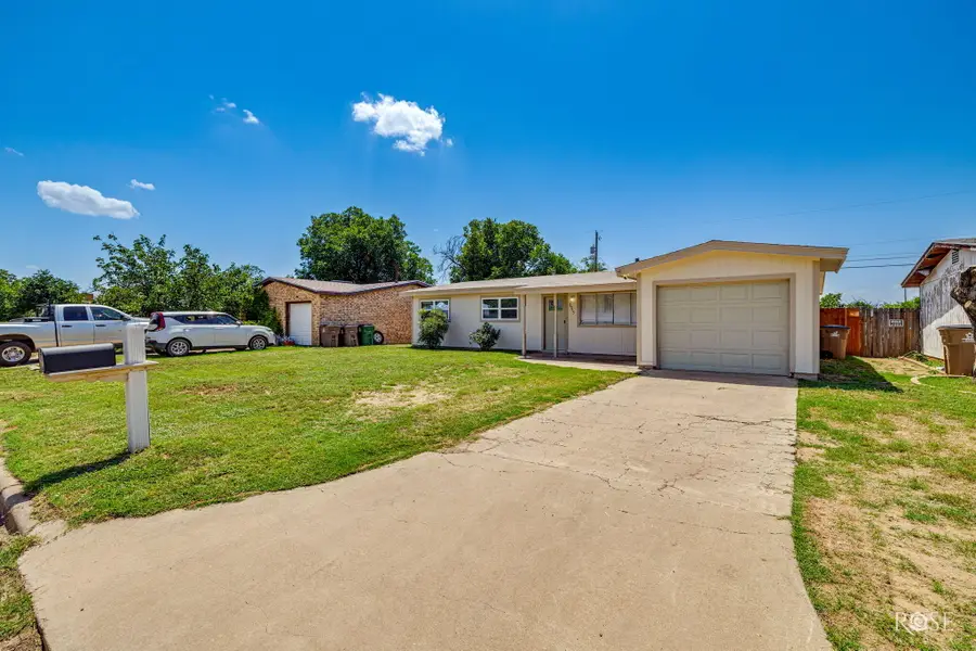 2215 Chapman Street, San Angelo, TX 76901 - #2