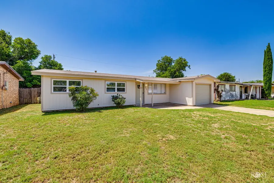 2215 Chapman Street, San Angelo, TX 76901 - #3