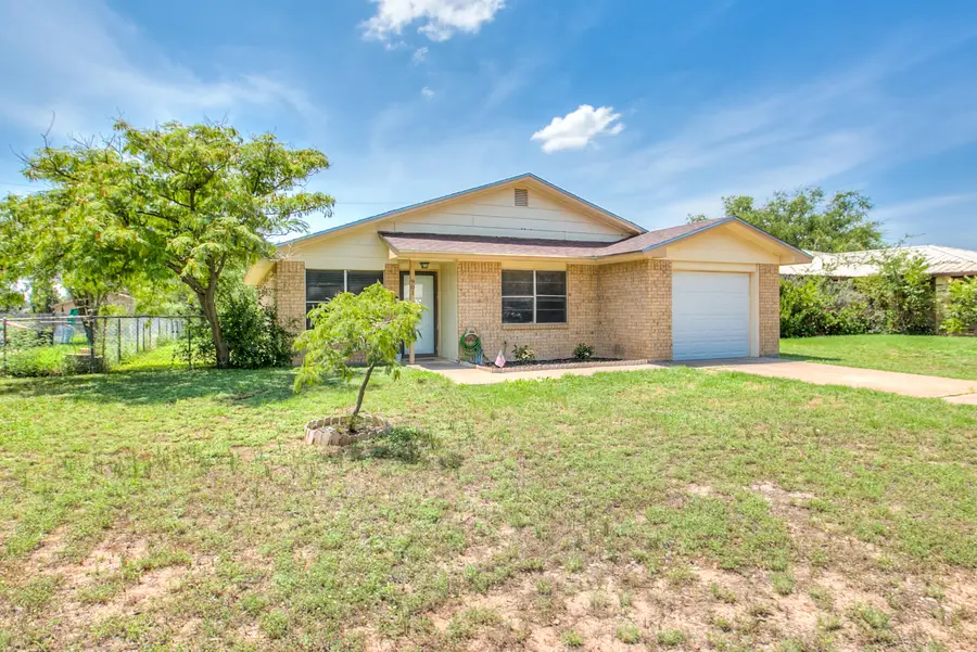 901 E 42nd Street, San Angelo, TX 76903 - #3