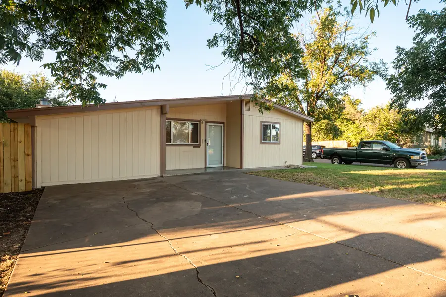 146 E Riverside Avenue, San Angelo, TX 76905 - #2