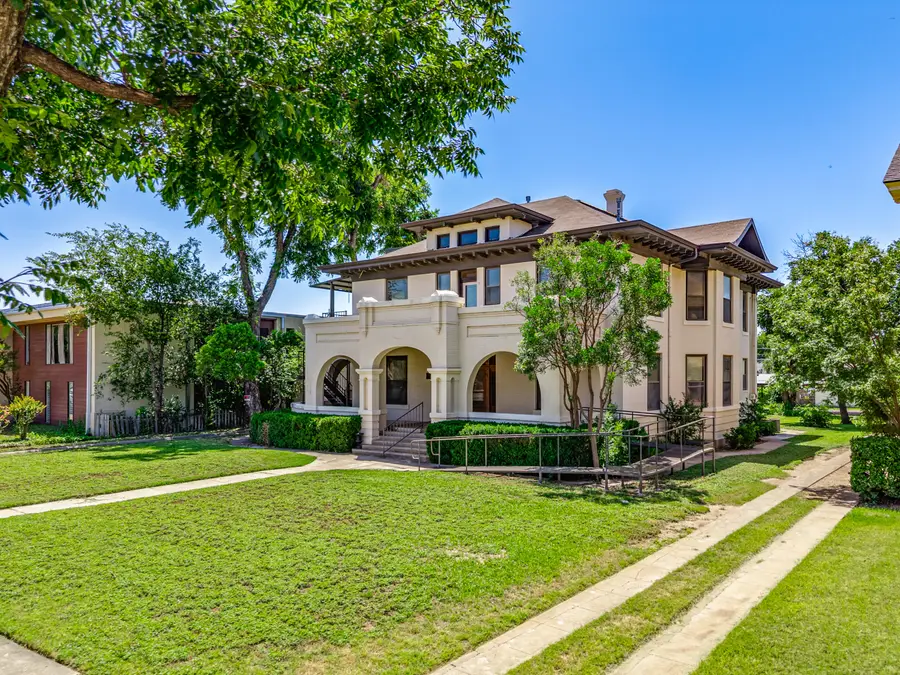 421 W Twohig Avenue, San Angelo, TX 76903 - #3