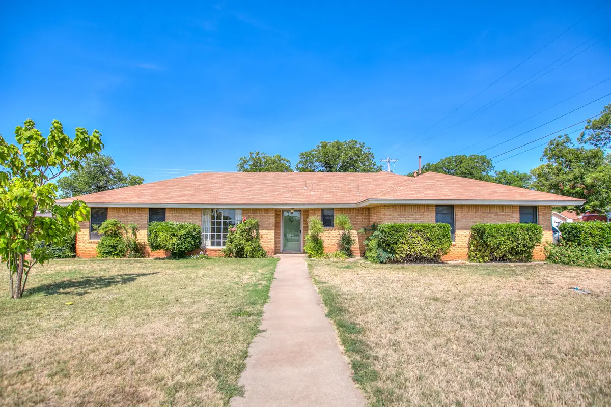 702 S State Street, Bronte, TX 76933 - #1