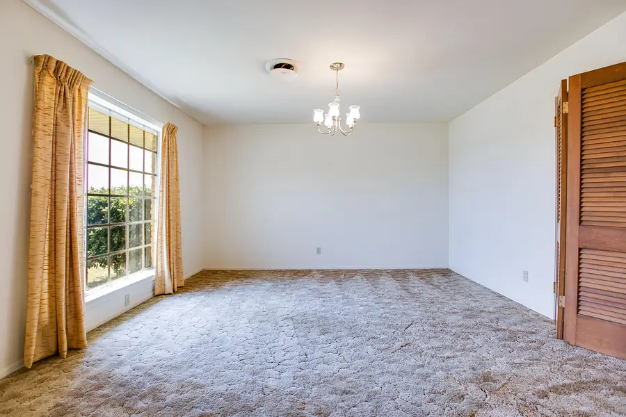 702 S State Street, Bronte, TX 76933 - #2