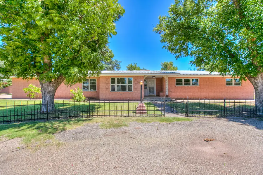 800 Pecan Street, Miles, TX 76861 - #2
