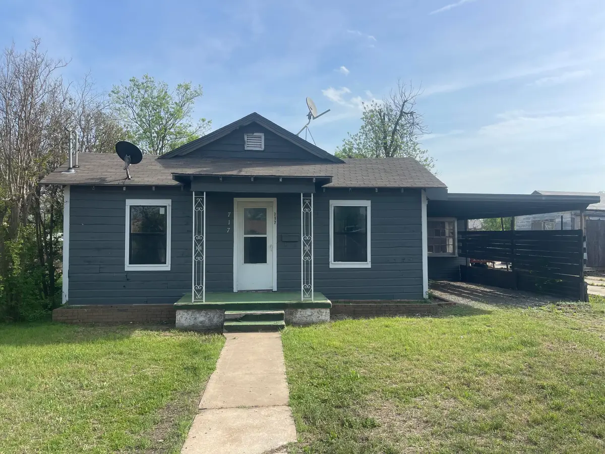 717 W Cedar Street, Coleman, TX 76834 - #1