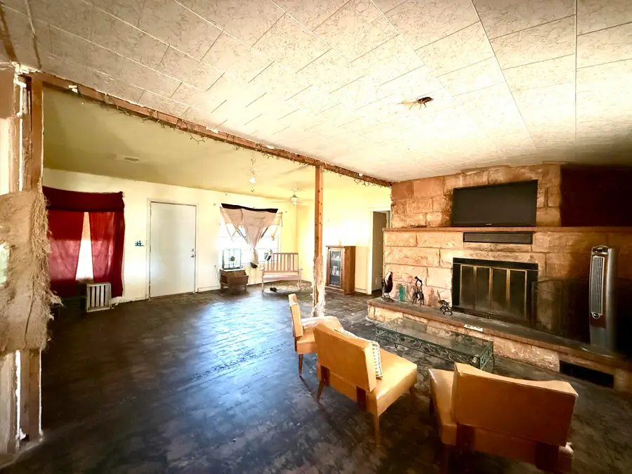 319 Zero Street, Robert Lee, TX 76945 - #2