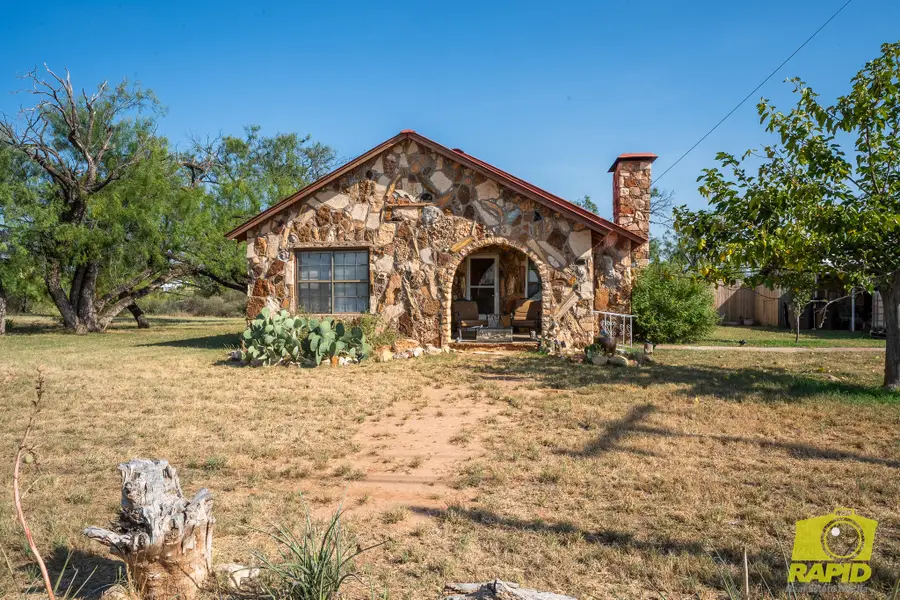 425 Highland Park Park, Robert Lee, TX 76945 - #3