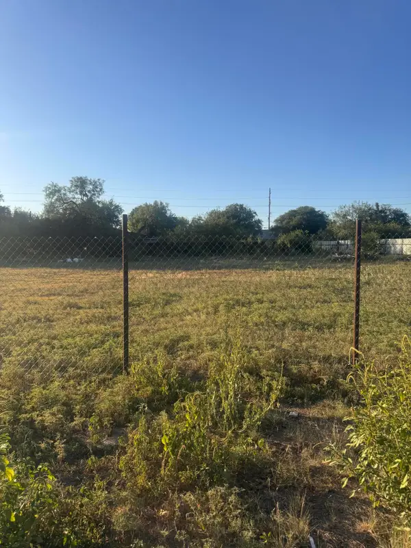 10 E 28th Street, San Angelo, TX 76903