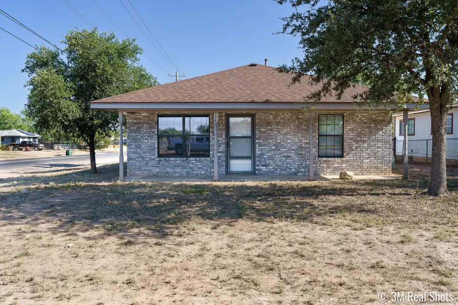 324 W Avenue S, San Angelo, TX 76903 - #2