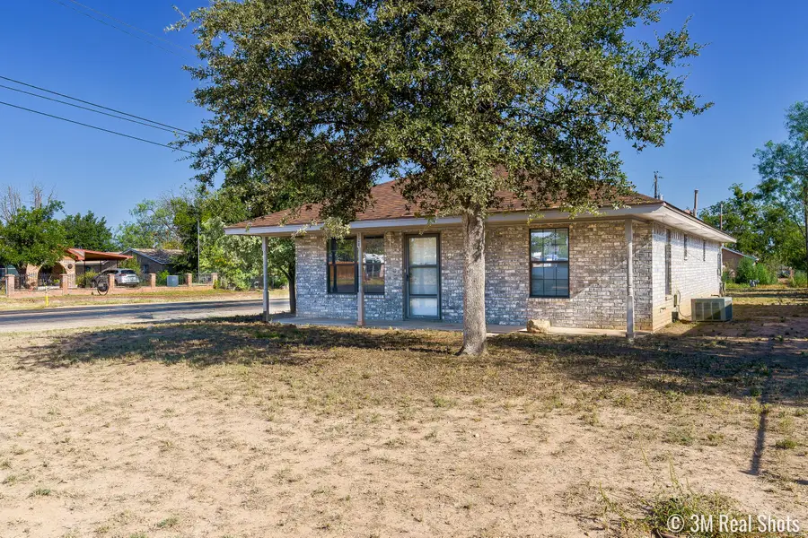 324 W Avenue S, San Angelo, TX 76903 - #3