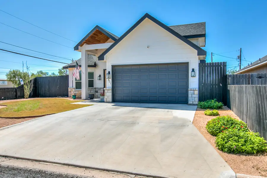 401 W Avenue Y, San Angelo, TX 76903 - #2