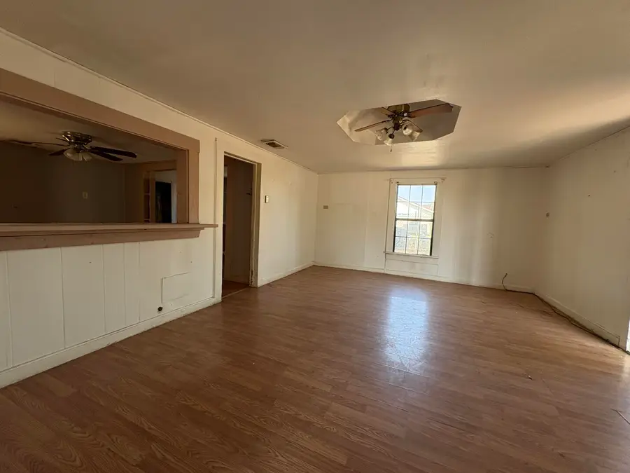 723 Hughes Street, San Angelo, TX 76903 - #3