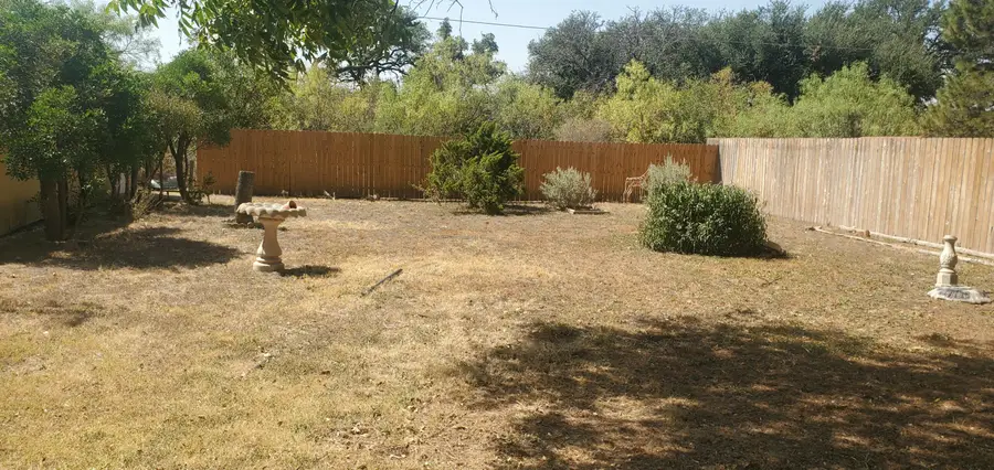 713 W Blanchard Street, Eden, TX 76837 - #3