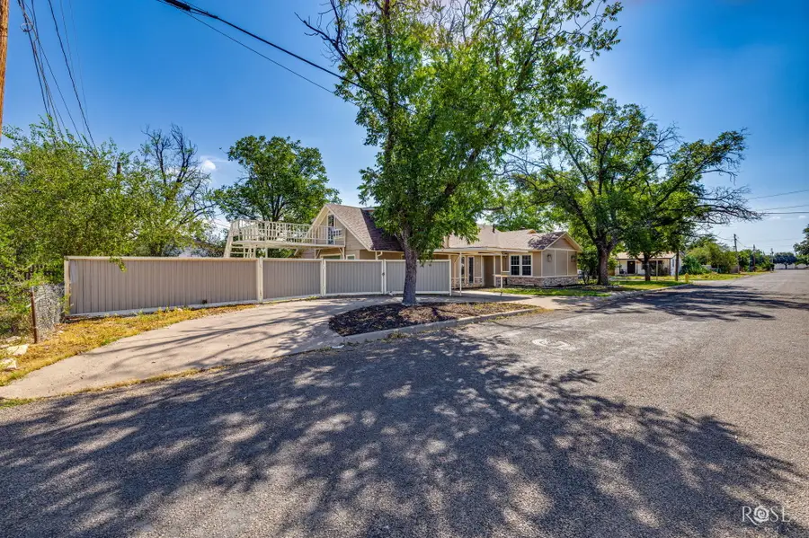 302 N Pierce Street, San Angelo, TX 76901 - #2