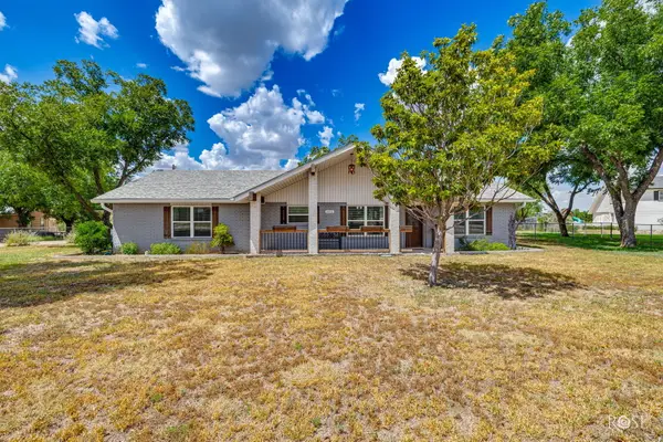 2052 Country Club Estate Circle, San Angelo, TX 76904
