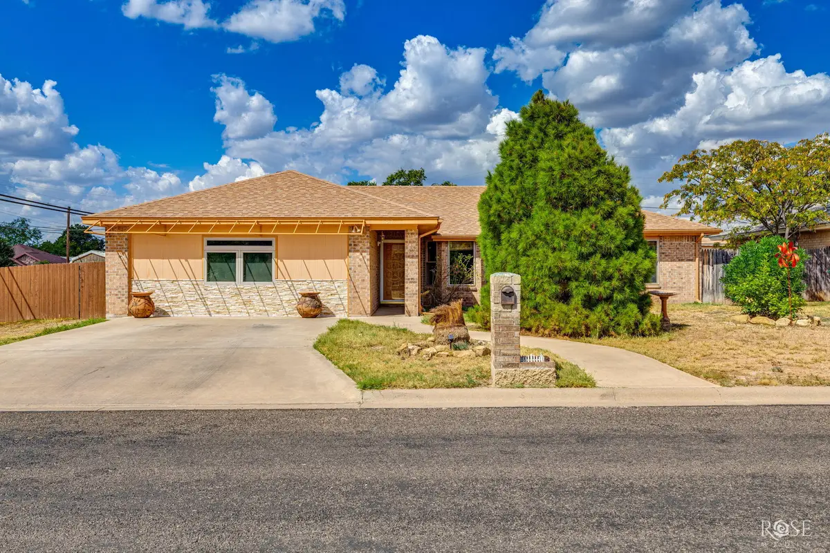 102 Inwood Drive, San Angelo, TX 76903 - #1