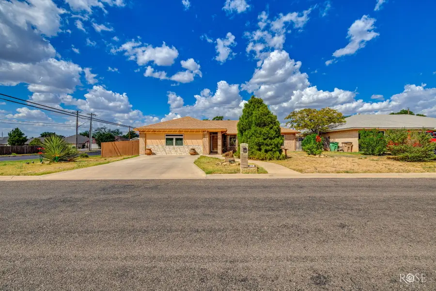102 Inwood Drive, San Angelo, TX 76903 - #2