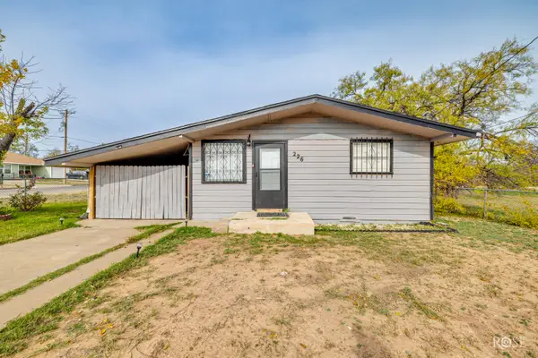 226 W Avenue M, San Angelo, TX 76903