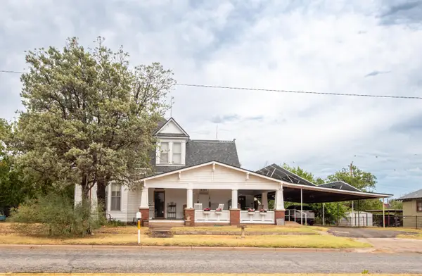 404 N Broadway Street, Ballinger, TX 76821