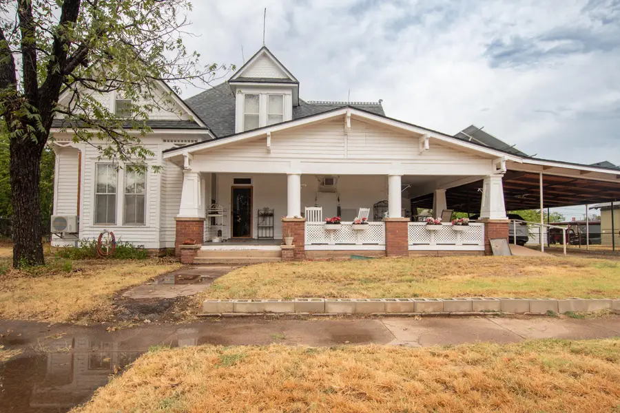 404 N Broadway Street, Ballinger, TX 76821 - #2
